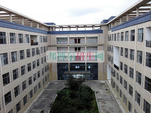 貴州商業(yè)高等?？茖W(xué)校學(xué)費(fèi)