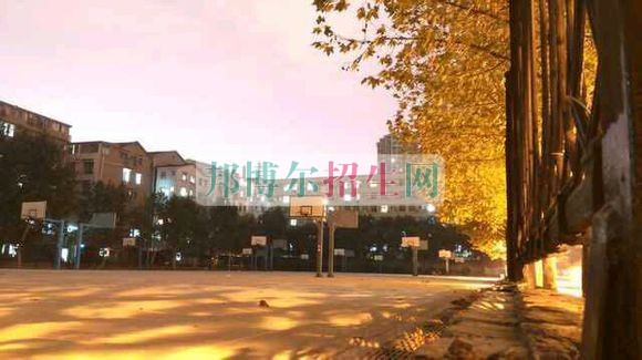 湖北工業(yè)大學商貿學院招生辦聯系電話