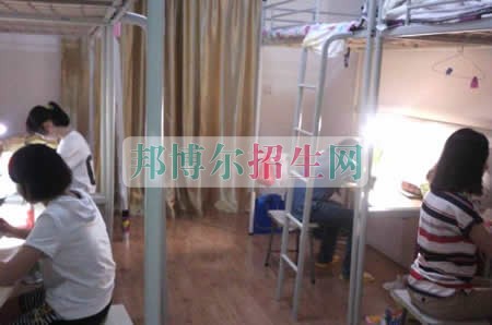 上海外國(guó)語大學(xué)賢達(dá)經(jīng)濟(jì)人文學(xué)院宿舍條件