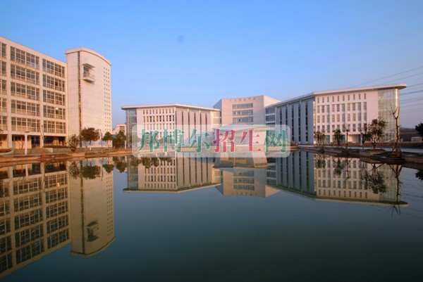 安徽財貿(mào)職業(yè)學院招生辦聯(lián)系電話