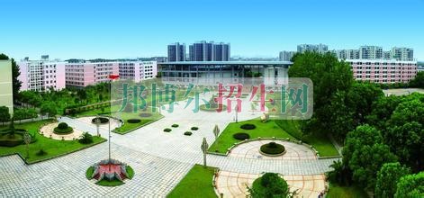 江西財經(jīng)大學(xué)現(xiàn)代經(jīng)濟(jì)管理學(xué)院是幾本