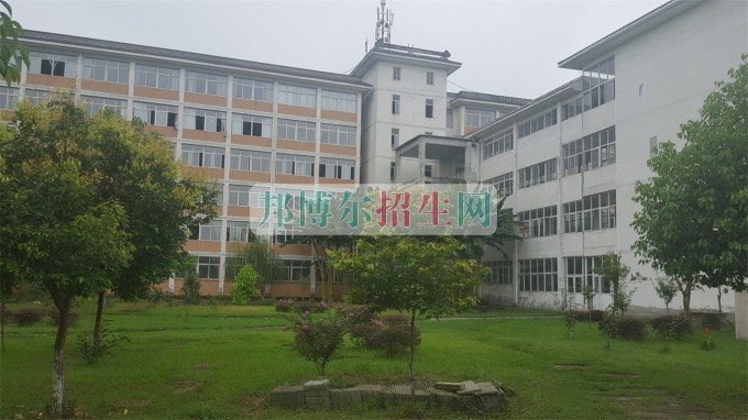 成都信息技術(shù)學校報名條件、招生對象