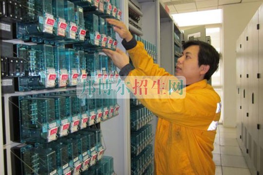 鐵路專(zhuān)業(yè)開(kāi)設(shè)有哪些課程