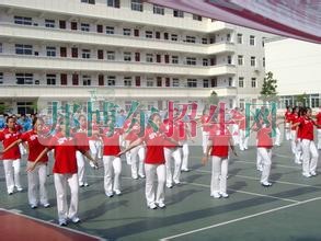 中等?？剖侵袑? width=