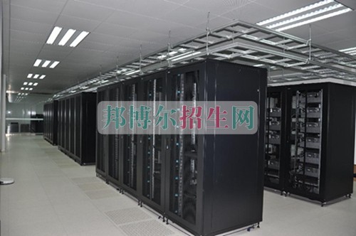 女生學計算機應(yīng)用技術(shù)