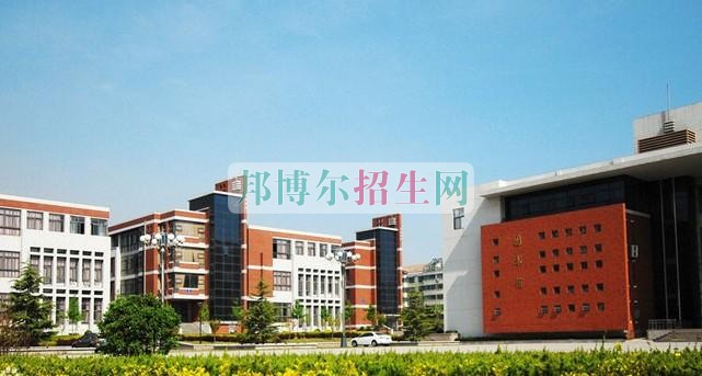 高中畢業(yè)學民航商務好嗎