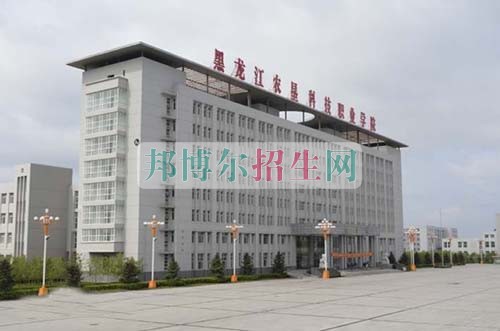 初中畢業(yè)學應(yīng)用電子技術(shù)的學校