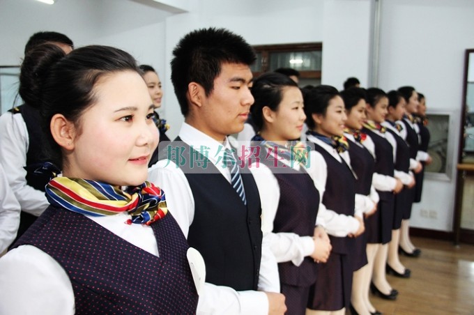 成都到哪里讀航空服務好