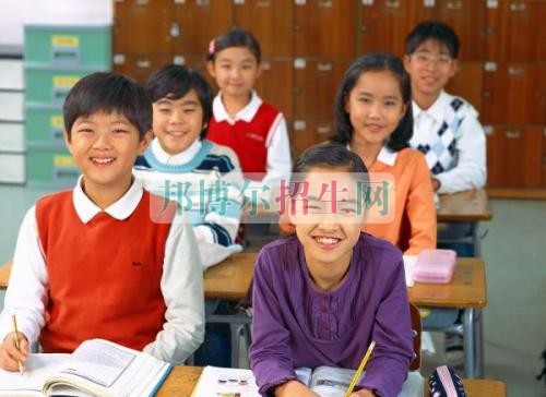 成都小學(xué)教育好點的大專學(xué)校