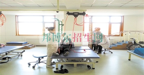 成都學康復(fù)治療哪個學校好
