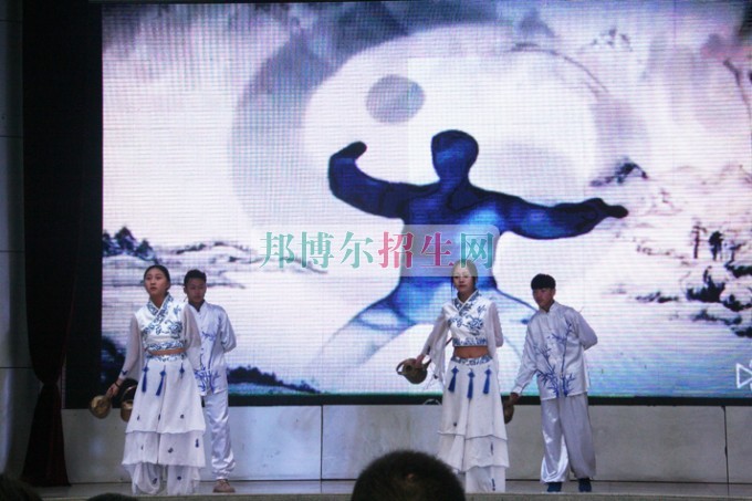 天府新區(qū)成人中等專業(yè)學校“美好新區(qū)，千年廣都”