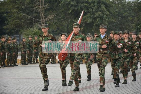 西翔航空學院九江校區(qū)舉行軍訓匯演暨開學典禮