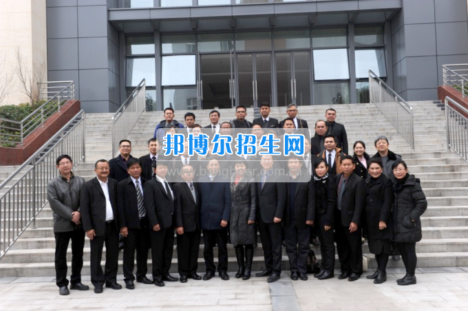 重慶公共運(yùn)輸職業(yè)學(xué)院舉行中泰職業(yè)教育交流合作洽談會