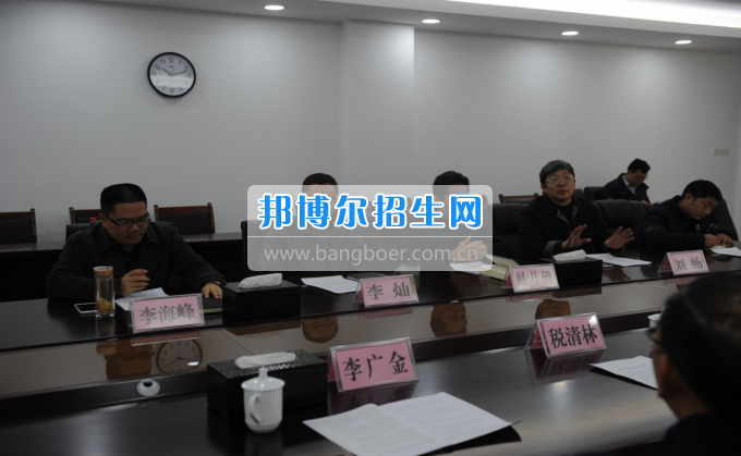 重慶公共運輸職業(yè)學(xué)院中建公司進(jìn)校園 校企合作添新輝