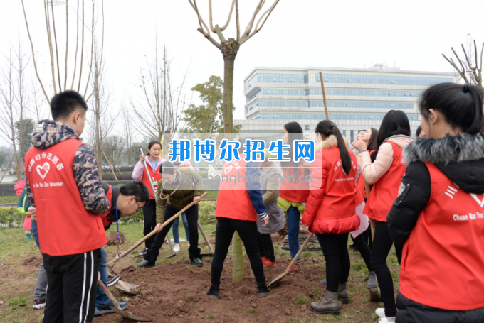 川南幼兒師范高等?？茖W(xué)校開展“感恩”主題教育活動(dòng)培養(yǎng)學(xué)生良好道德品質(zhì)