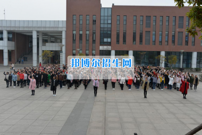 川南幼兒師范高等專科學(xué)校開展“感恩”主題教育活動(dòng)培養(yǎng)學(xué)生良好道德品質(zhì)