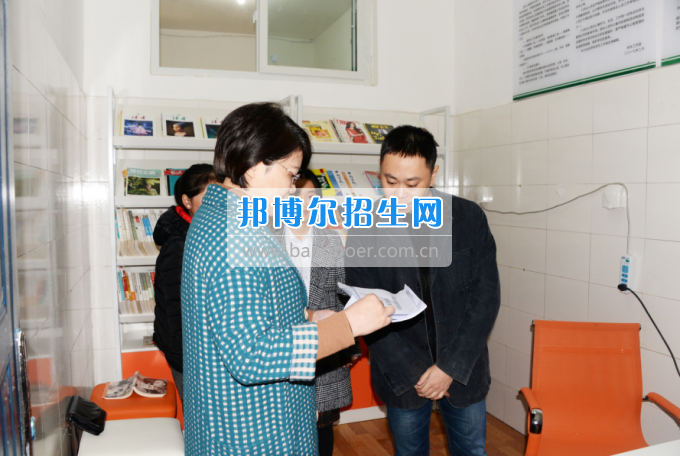 川南幼兒師范高等?？茖W校黨團工作站、圖書漂流站在學生公寓正式運行