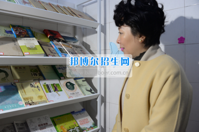 市委常委、宣傳部長潘梅到川南幼兒師范高等?？茖W(xué)校調(diào)研思想政治工作