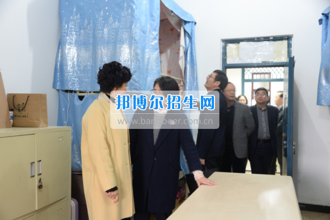 市委常委、宣傳部長潘梅到川南幼兒師范高等專科學(xué)校調(diào)研思想政治工作