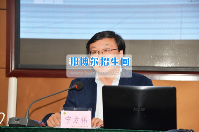 川南幼兒師范高等?？茖W(xué)校作“互聯(lián)網(wǎng)+教育”專題報(bào)告