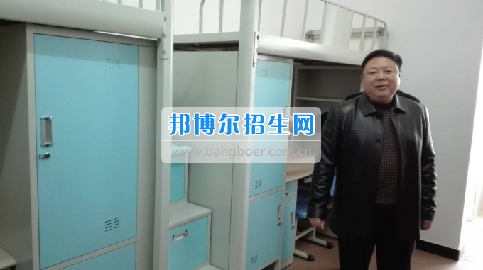 川北幼兒師范高等專科學(xué)校張廷鑫校長帶隊考察學(xué)生公寓設(shè)備