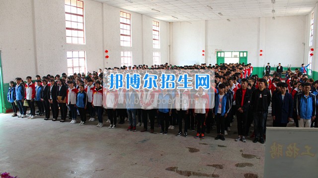 馨知心集團(tuán)、云南動(dòng)高鐵普鐵公司、上海大眾等多家單位在我校舉辦招聘會(huì)