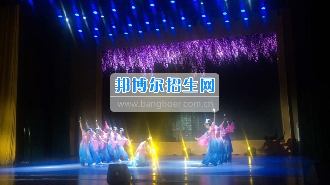 建筑設(shè)計(jì)學(xué)院榮獲2017年貴州省職業(yè)院校文化藝術(shù)類(中國(guó)舞)技能大賽最佳組織獎(jiǎng)