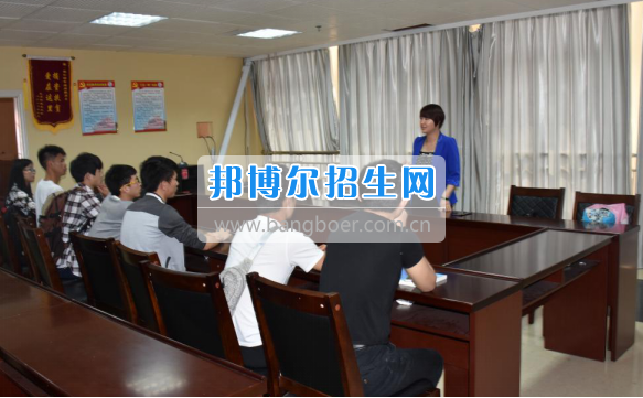 新疆自治區(qū)溫宿縣教育工委到銅仁幼兒師范高等?？茖W(xué)校招聘2017屆畢業(yè)生