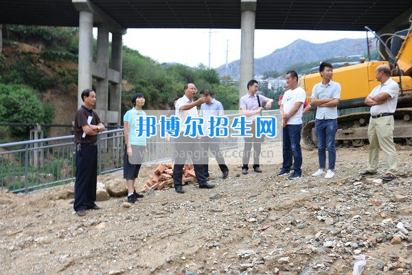 攀枝花市經(jīng)貿旅游學校邊坡治理搶險工程