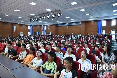 成都溫江區(qū)燎原職業(yè)技術(shù)學(xué)校2020年報名條件、招生要求、招生對象