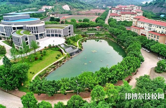 重慶女子職業(yè)高級(jí)中學(xué)2020年報(bào)名條件、招生要求、招生對(duì)象