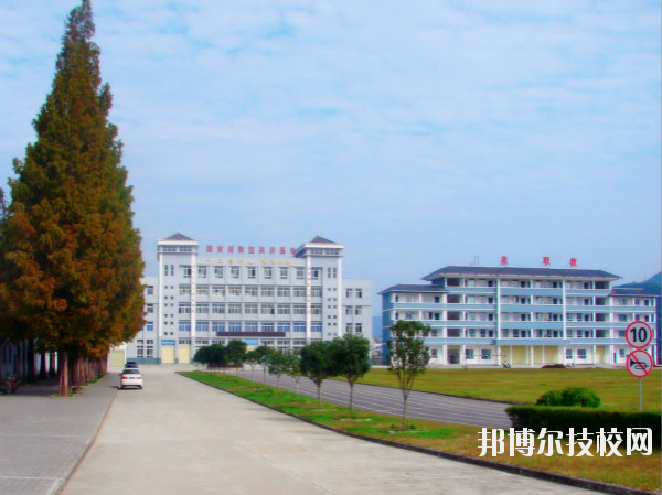 石泉縣職業(yè)教育中心2020年報名條件、招生要求、招生對象