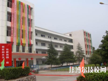 江西通用技術(shù)工程學(xué)校2020年報名條件、招生要求、招生對象