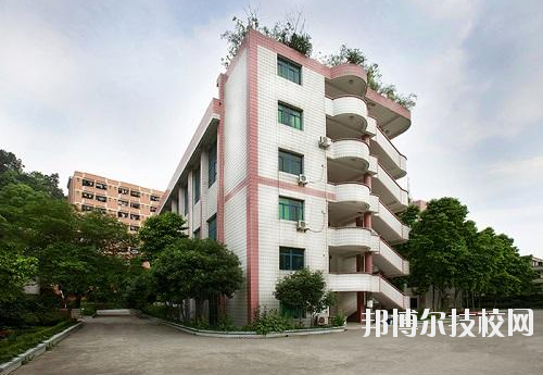重慶護(hù)士學(xué)校2020年報名條件、招生要求、招生對象