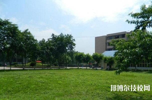 成都廣播電視中等專業(yè)學(xué)校2020年報名條件、招生要求、招生對象