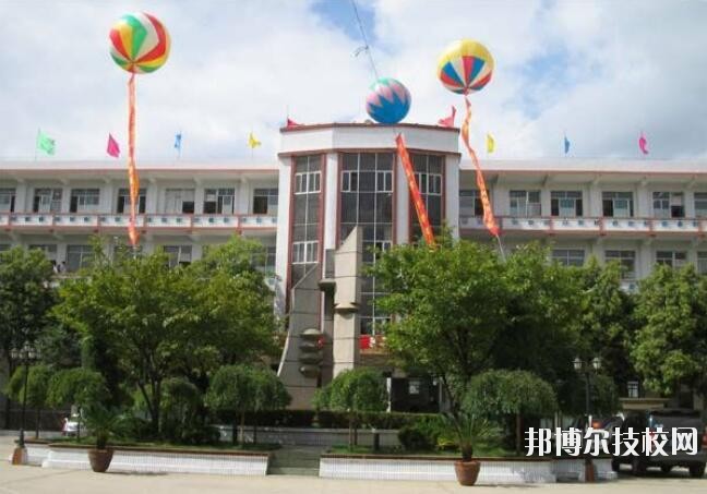畢節(jié)財貿(mào)學校2020年報名條件、招生要求、招生對象