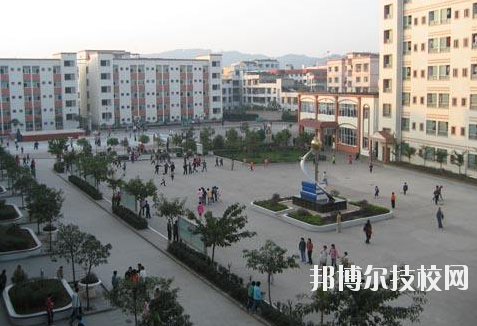 重慶企業(yè)管理學(xué)校2020年報(bào)名條件、招生要求、招生對象