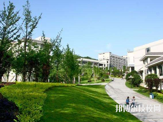 重慶第二交通技工學(xué)校2020年報(bào)名條件、招生要求、招生對象