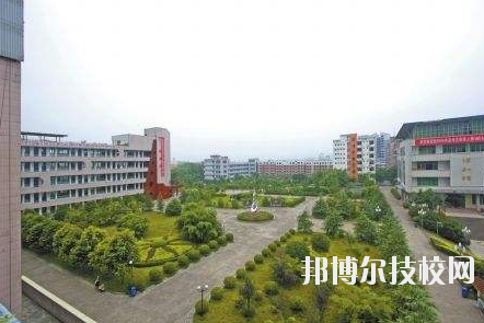 重慶萬(wàn)盛職教中心2020年招生辦聯(lián)系電話