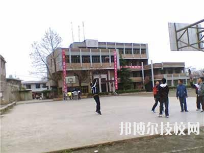 貴州龍里中等職業(yè)學(xué)校2020年報(bào)名條件、招生要求、招生對(duì)象
