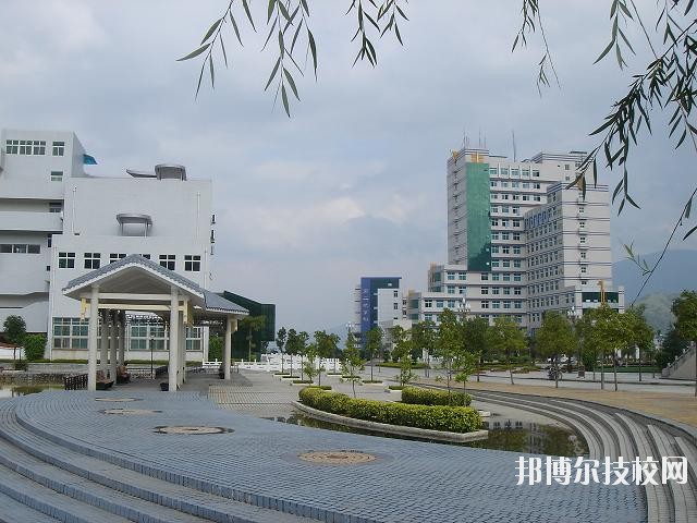 廣安市鄰水金科職業(yè)技術學校2020年招生辦聯(lián)系電話