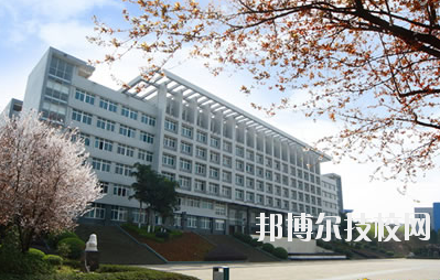 重慶三峽衛(wèi)生學(xué)校2020年報名條件、招生要求、招生對象