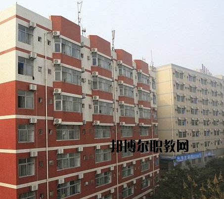 重慶機(jī)電工業(yè)學(xué)校2020年報(bào)名條件、招生要求、招生對象