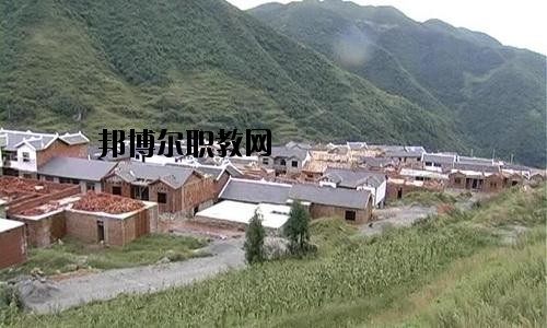 納雍中等職業(yè)學校2020年報名條件、招生要求、招生對象