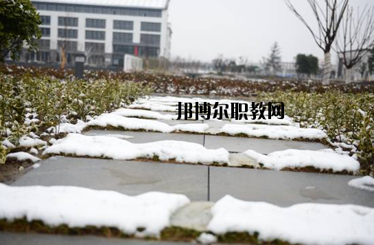 江蘇高港中等專業(yè)學(xué)校2020年報(bào)名條件、招生要求、招生對(duì)象