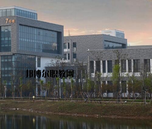 鄭州信息技術(shù)學(xué)校怎么樣、好不好