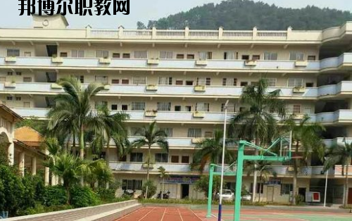 梧州西南中等專(zhuān)業(yè)學(xué)校2020年報(bào)名條件、招生要求、招生對(duì)象