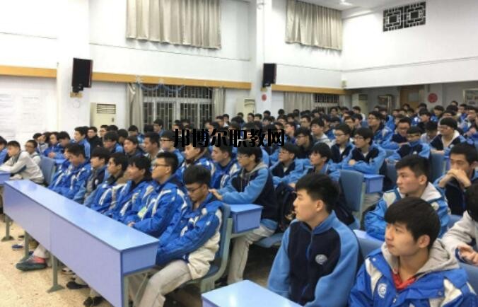 貴州銅仁玉昆中等專業(yè)學(xué)校2020年報(bào)名條件、招生要求、招生對(duì)象