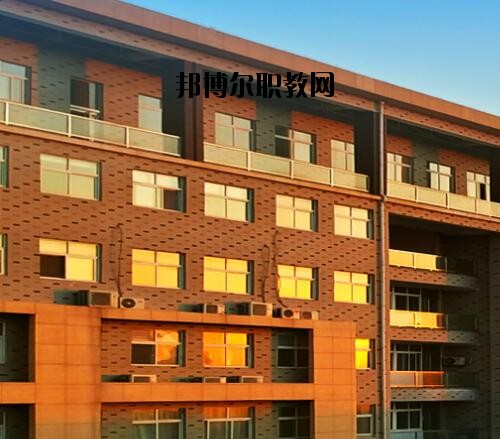 新鄉(xiāng)職業(yè)教育中心2021年報(bào)名條件、招生對(duì)象