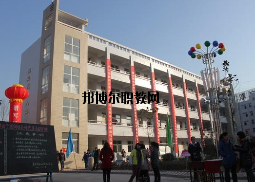 靈寶職業(yè)中等專業(yè)學校2021年報名條件、招生要求、招生對象